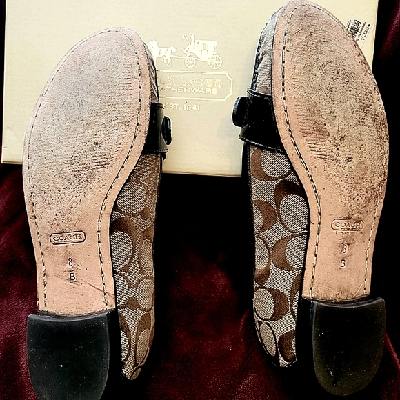 Beautiful COACH Signature Elkie C/Pat Loafers - Picture 3 of 5